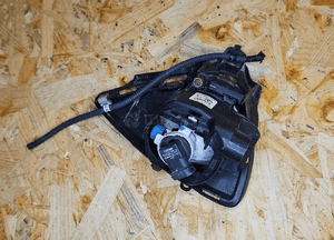 Toyota AURIS II 12-15 halogen lewy kratka zderzaka 3