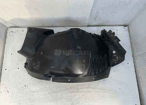 Mercedes W204 nadkole prawy przód prawe A2046905930 1
