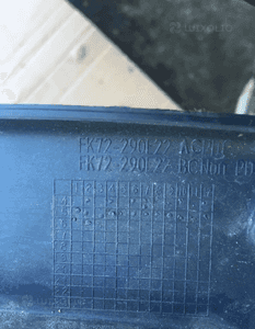 Listwa błotnika nadkole tylne prawe FK72-290E22 Land Rover Discovery Sport 2