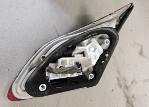 Opel Astra J 4 IV HB lampa tył tylna prawa lewa 4