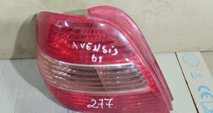 Lampa lewa tył tylna toyota avensis T22 hb lift 2