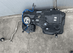 Mercedes AMG CLA 117 GLA x156 zbiornik pompa paliwa zbiornika filtr węglowy 2