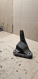 Łapa mocowanie silnika Ford Mondeo MK3 1S716P093AB 2