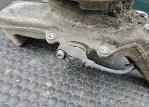 Zwrotnica 8E0258F 8E0407242B Zawieszenie Piasta Czujnik ABS Przednia Przód Prawa AUDI A4 B6 B7 7