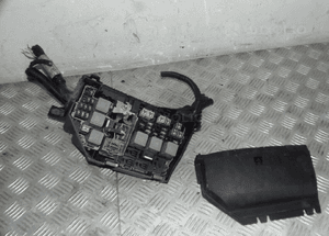 SKRZYNKA PUSZKA BEZPIECZNIKÓW S-MAX 1,8 TDCI 2