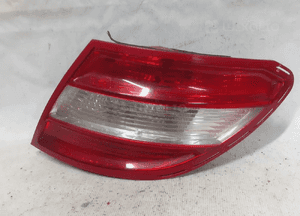 Tyl tylna lampa prawa mercedes c W204 sedan 1