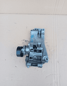 Łapa mocowanie alternatora VW New Beetle 1.4 16V 032145169AB 1
