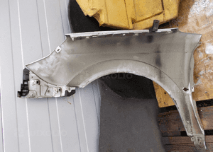 OPEL VECTRA C LIFT blotnik prawy Z157 2