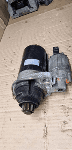 Rozrusznik starter silnika VW New Beetle 2.0 2