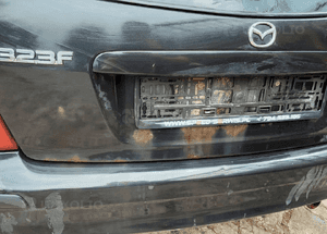 Mazda 323f bj 98-03 Klapa tylna tył z szyba 16W 2