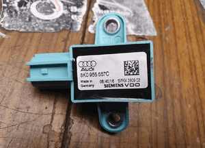 Czujnik Uderzenia 8K0955557C 1K0909606C Czujniki Uderzeniowy Sensor Audi A4 B8 A5 A6 Q5 VW Skoda Seat 3