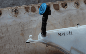 Zbiorniczek spryskiwaczy bmw F20 F30 F31 7241671 2014 6