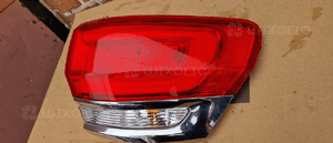 Jeep Grand Cherokee WK2 summit lampa tylna prawa europa idealna 1