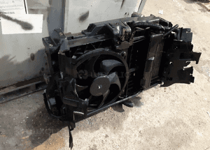 Peugeot 407 Citroen C5 2.0 Hdi pas przedni chłodnica wody wentylator intercooler 3