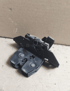 Zamek klapy tył opel astra j kombi nr 13578941 2