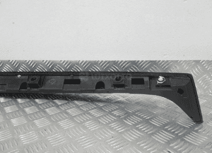 Lotka spoiler klapy tył toyot yaris iv 4 76085-K0010 2020 16