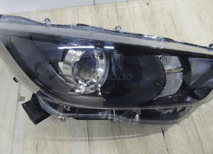 TOYOTA YARIS 4 IV LAMPA prawa przód soczewka 20-24r K0-6EU 3