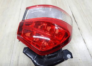 Toyota yaris iii lift lampa prawa tylna tył led 17- 0D-204 llu 2