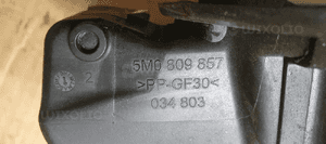 Klapka wlewu paliwa VW Golf V Plus LC9Z 5M0809857 8