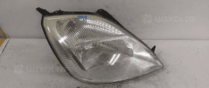 Przod przednia lampa prawa ford fiesta MK6 1