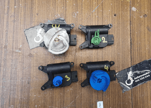 Silniczek Nagrzewnicy Mechanizm Nawiewu Klapki EUROPA AUDI A4 B6 B7 2