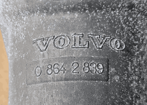 Volvo S60 S 60 V70 S80 XC70 2.4D 2.4 D5 obudowa filtra oleju   8642839   D5244T 2