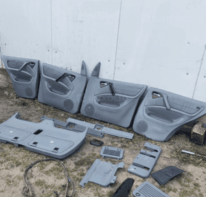 MERCEDES ml 163 LIFT  tapicerka boczek drzwi lampka sufitowa ZAGŁÓWEK 1