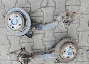 Mini Cooper One r50  piasta zwrotnica tył wahacz prawy lewy 1