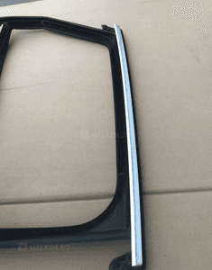 Uszczelka ramka drzwi tył Porsche Macan 5