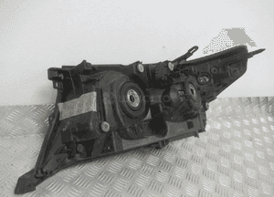 Lampa prawa przód przednia toyota land cruiser J200 2007-2015 15