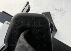 Mercedes W207 pas bezpieczeństwa prawy przód A2078606085 4