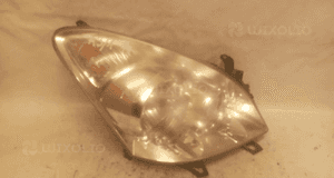 Lampa przednia prawa przód prawo toyota verso corolla 1