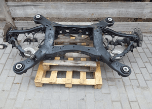 Mercedes ML W166 SANKI WOZEK ZWROTNICA WACHACZ TYL