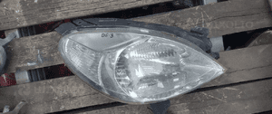 Przod przednia lampa prawa citroen xsara picasso 1