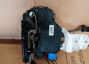 Zamek drzwi prawy przód przedni VW Polo 9N 3B1837016BP 2