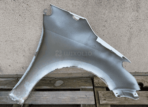 Blotnik przod przedni lewy toyota yaris iv 4 2020- bardzo ladny oryginalny 5