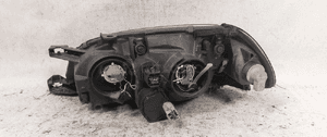 Przod przednia lampa prawa toyota  avensis T22 3