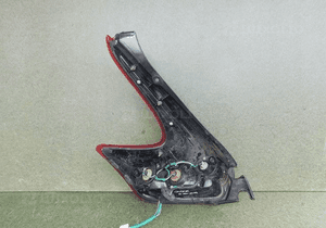 Lampa prawa tylna prawy tył nissan juke 10-14 2