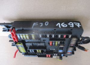 SKRZYNKA BEZPIECZNIKÓW BMW F20 F21 F30 F31 9337880 1