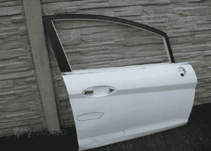 Ford fiesta MK7 drzwi przód lewy wersja 5 drzwi 6