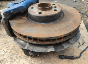 BMW 7 F01 3.0D ZWROTNICA PIASTA TARCZA ZACISK PRAWY LEWY PRZÓD IGŁA PIĘKNE 14