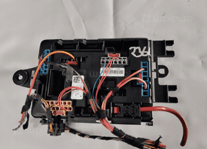 SKRZYNKA BEZPIECZNIKÓW BMW F20 F21 F30 F31 926111102 1