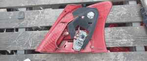 Tyl tylna lampa lewa toyota yaris 2 3