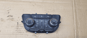 Panel nawiewu klimatyzacji klimy Opel Zafira C 20765757 1