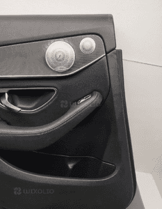Mercedes W205 boczek lewy tył 8