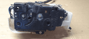 Zamek drzwi prawy przód przedni 8 PIN VW Passat B5 2
