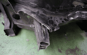 Słupek prawy przód porsche panamera 970 2013 5