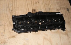 Pokrywa zaworów bmw B57 G30 G11 G20 G05 8571308 2021 1