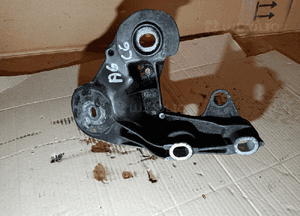 Łapa silnika lewa mocowanie Audi A6 C6 2.0 TDI 4F0199351AG 3