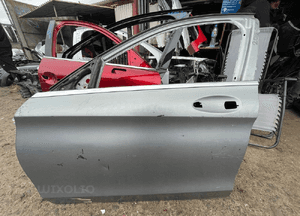 Mercedes 205 drzwi przednie lewe 1